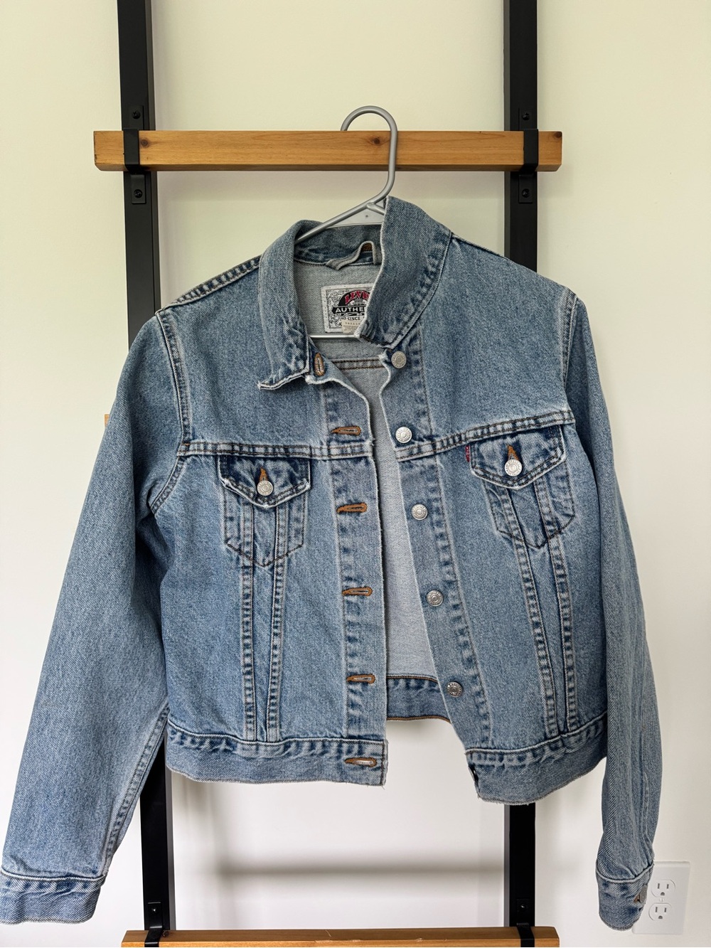 Vintage Levi’s Denim Trucker Jacket Medium Made in USA 90s